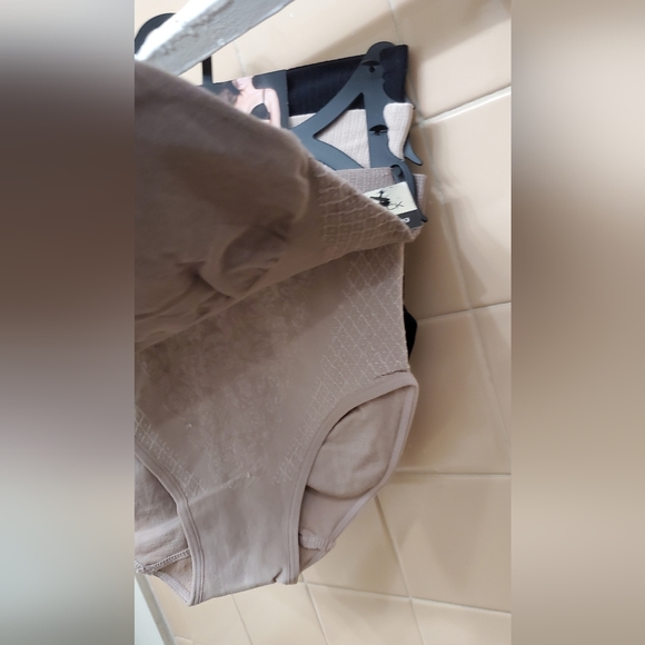 NWT Marylyn Monroe 3Pk Seamless Shaping Briefs; S, M, L, XL.  Br/Tan/Bl $35Each. - Picture 11 of 17